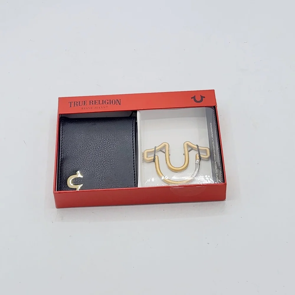 NIB True Religion Altro Bifold Wallet & Gold Horseshoe Carabiner Gift Set